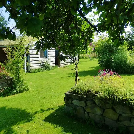 Dom wakacyjny Holiday Not Far From The Small Town Of